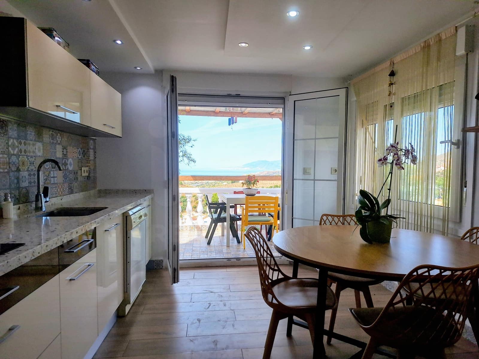 3 soveværelse Byhus til salg i Velez-Malaga med garage - € 400.000 (Ref: 9996540)