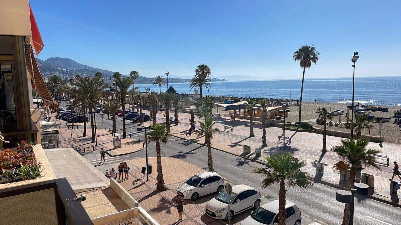 Apartamento de 3 habitaciones en Fuengirola en venta - 650.000 € (Ref: 9996544)