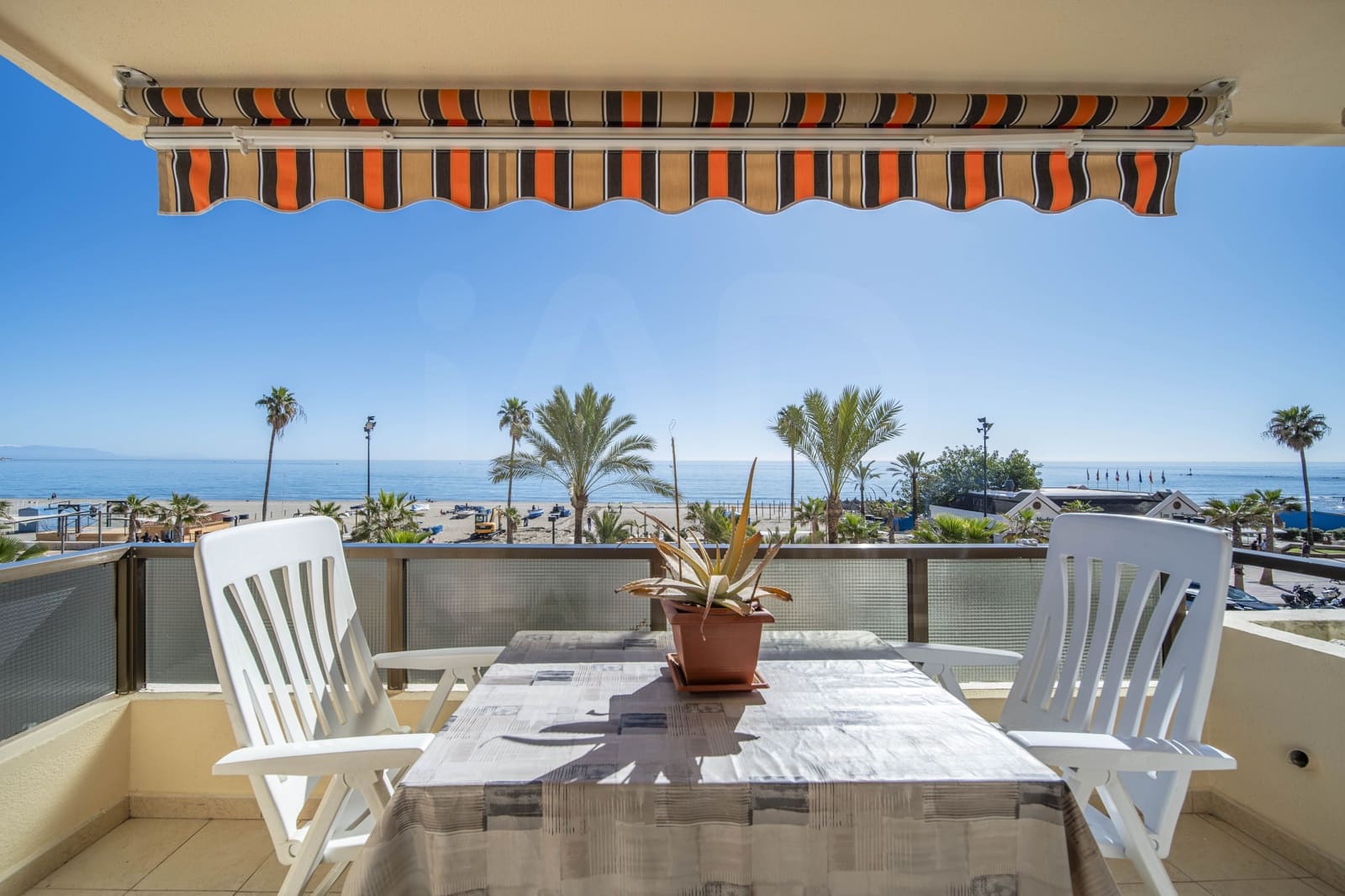 Apartamento de 3 habitaciones en Fuengirola en venta - 650.000 € (Ref: 9996544)
