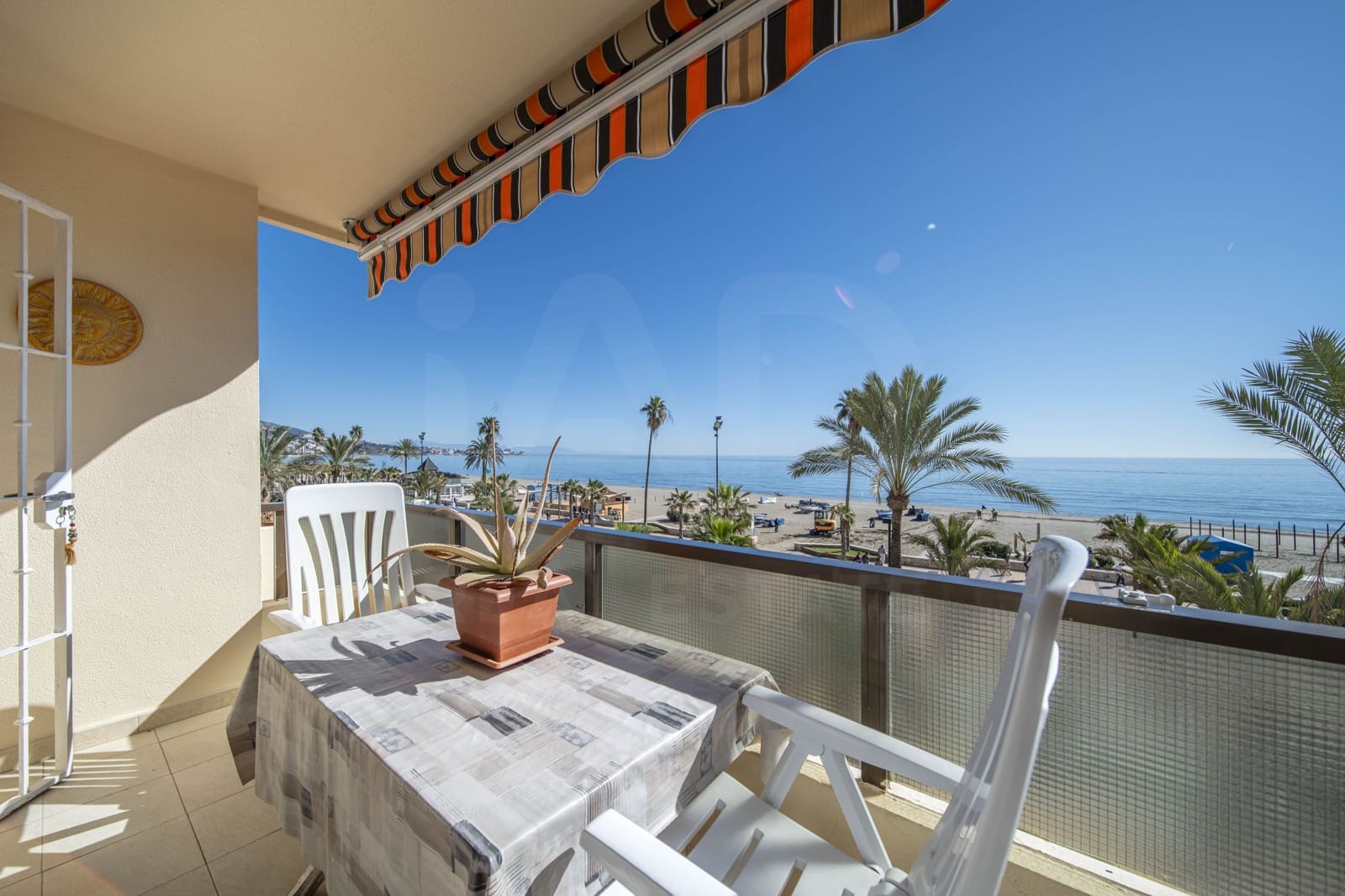 Apartamento de 3 habitaciones en Fuengirola en venta - 650.000 € (Ref: 9996544)