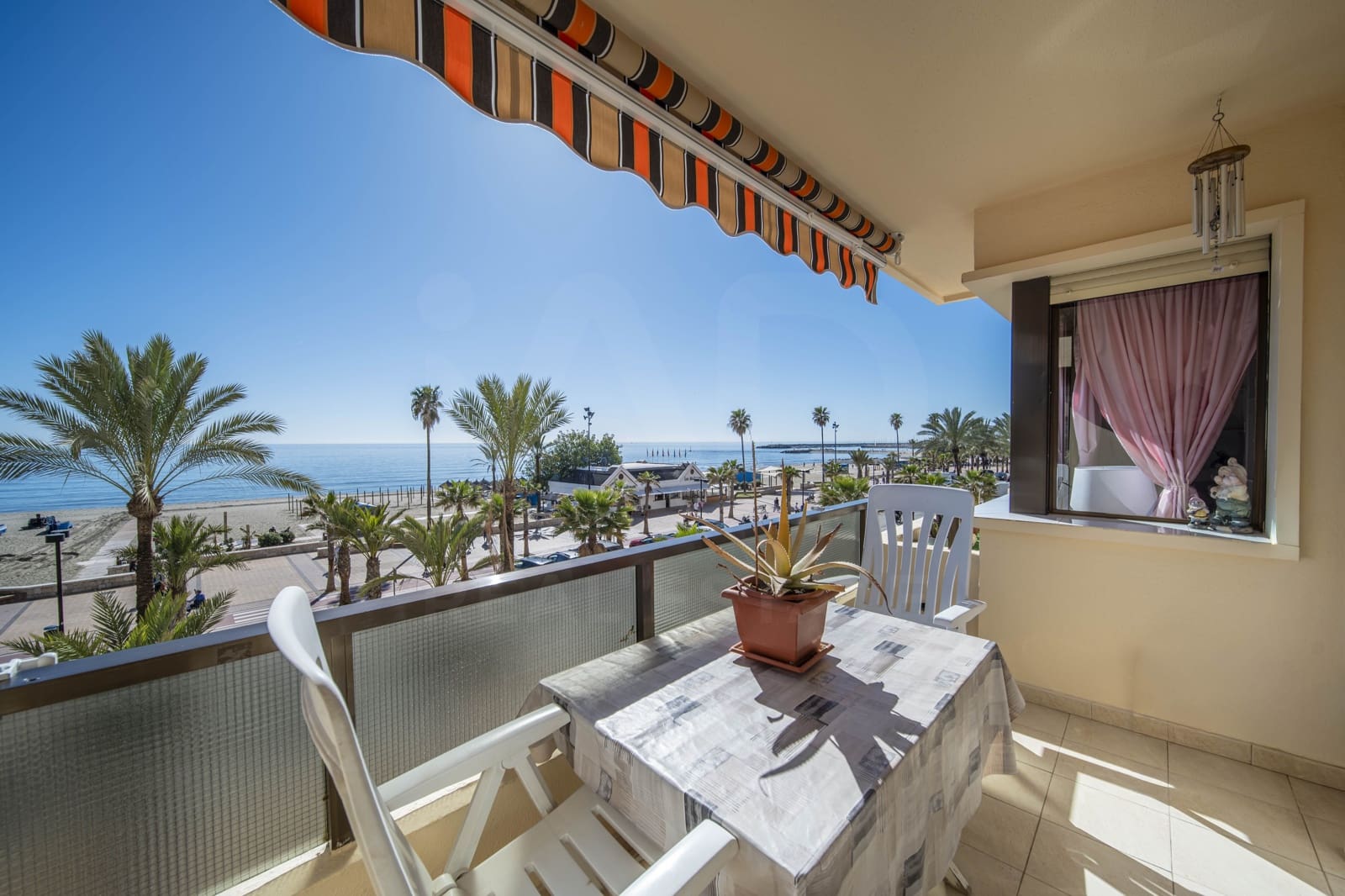 Apartamento de 3 habitaciones en Fuengirola en venta - 650.000 € (Ref: 9996544)