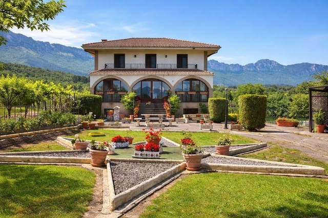 6 chambre Finca/Maison de Campagne à vendre à Valle de Mena avec piscine garage - 479 000 € (Ref: 9996545)