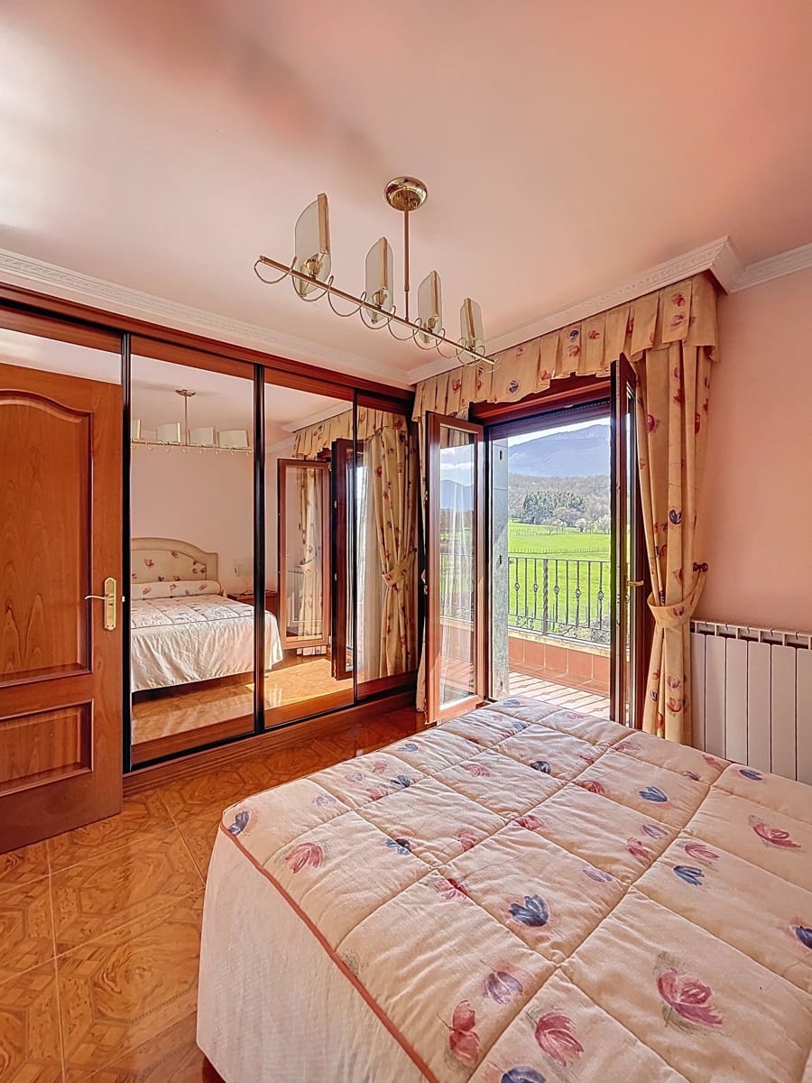 6 chambre Finca/Maison de Campagne à vendre à Valle de Mena avec piscine garage - 479 000 € (Ref: 9996545)