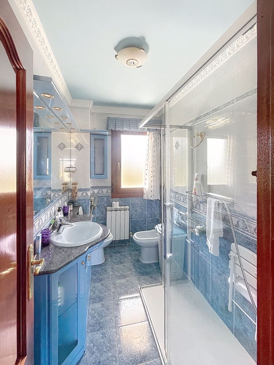 6 chambre Finca/Maison de Campagne à vendre à Valle de Mena avec piscine garage - 479 000 € (Ref: 9996545)