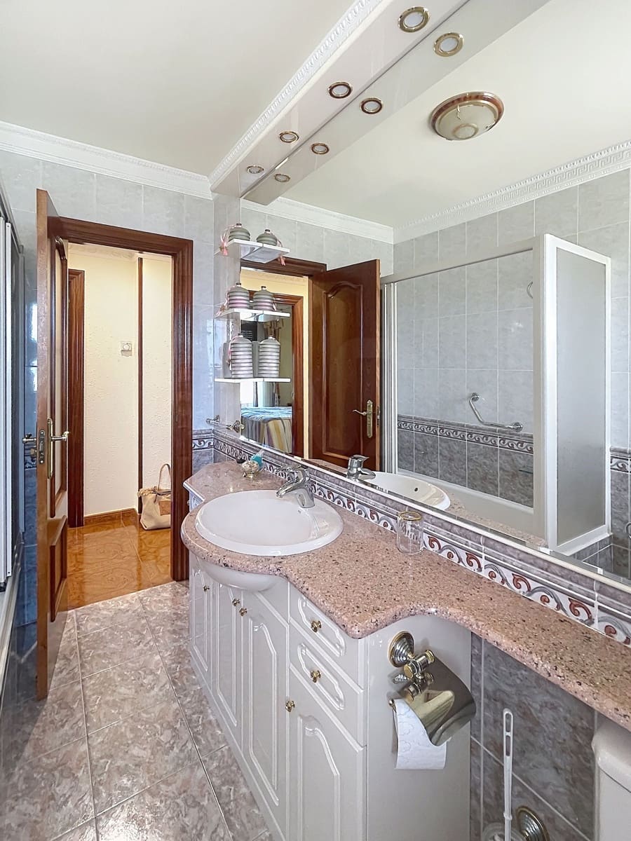 6 chambre Finca/Maison de Campagne à vendre à Valle de Mena avec piscine garage - 479 000 € (Ref: 9996545)
