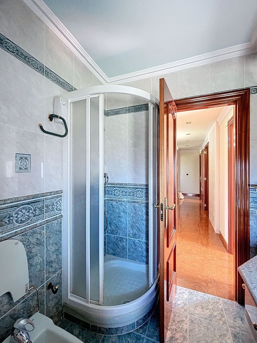 6 chambre Finca/Maison de Campagne à vendre à Valle de Mena avec piscine garage - 479 000 € (Ref: 9996545)