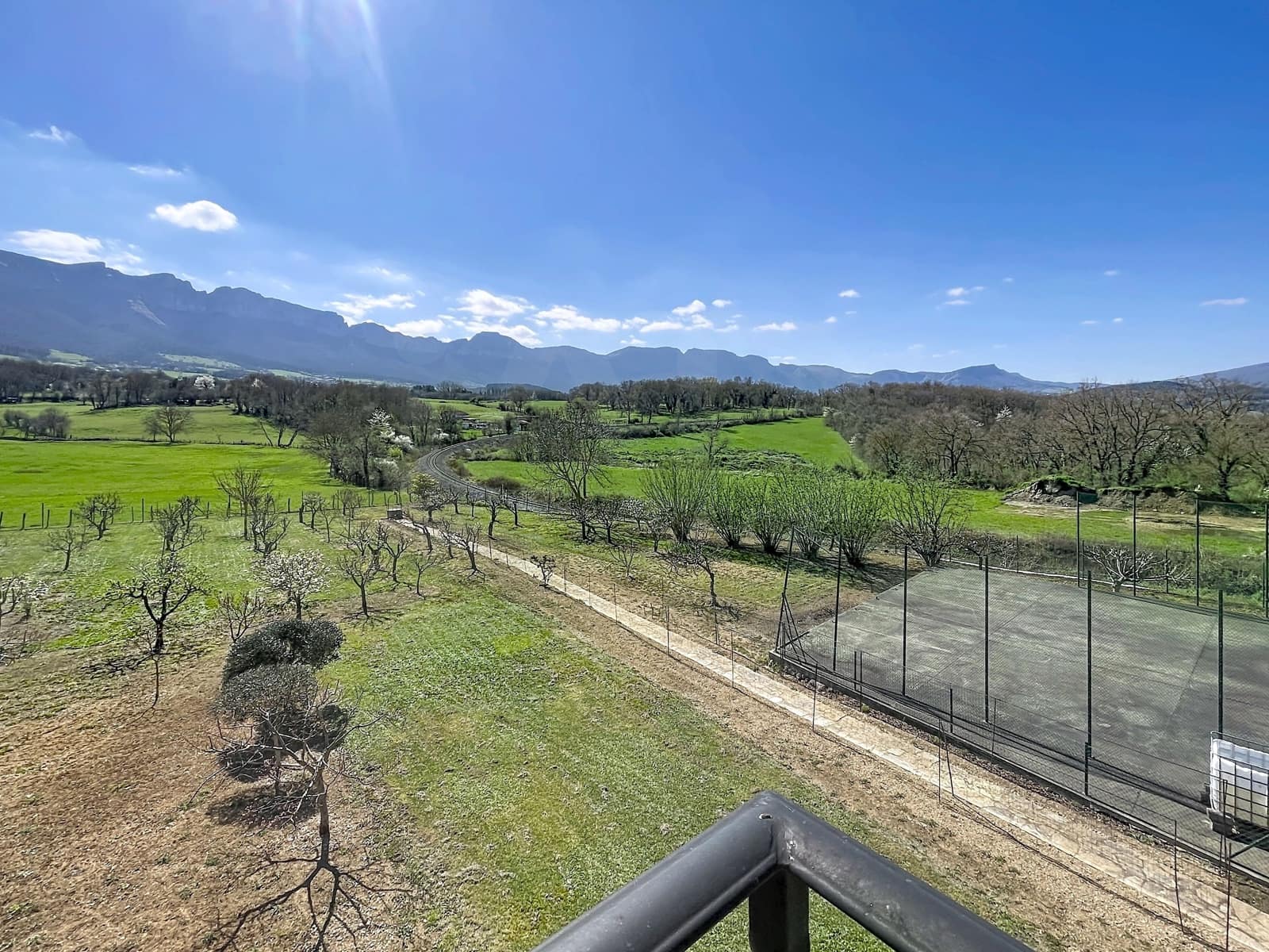 6 chambre Finca/Maison de Campagne à vendre à Valle de Mena avec piscine garage - 479 000 € (Ref: 9996545)