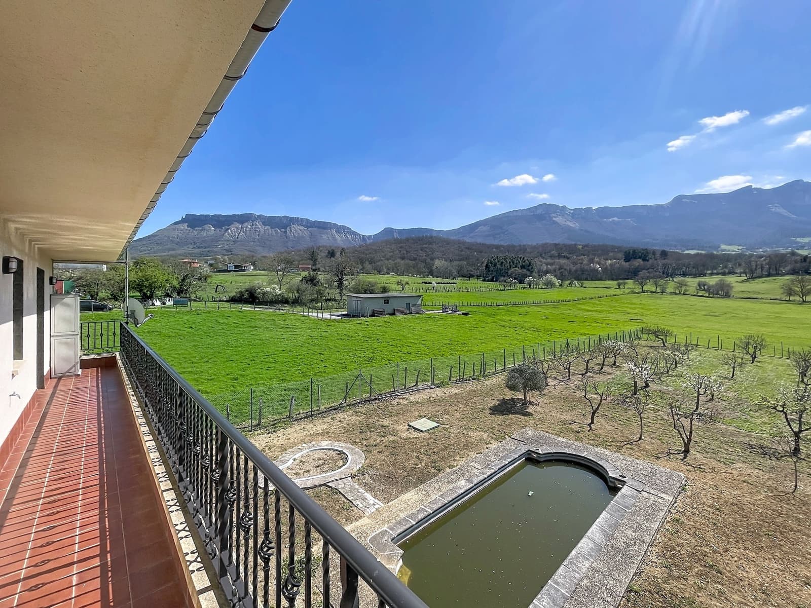6 chambre Finca/Maison de Campagne à vendre à Valle de Mena avec piscine garage - 479 000 € (Ref: 9996545)