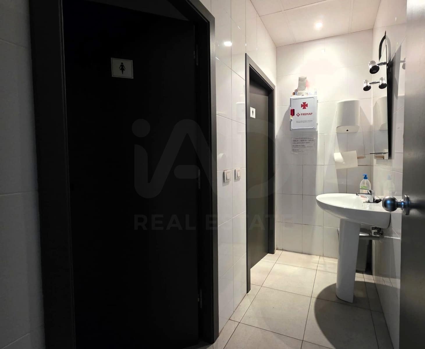 Komercyjne na sprzedaż w Cervello - 1 029 000 € (Ref: 9996549)