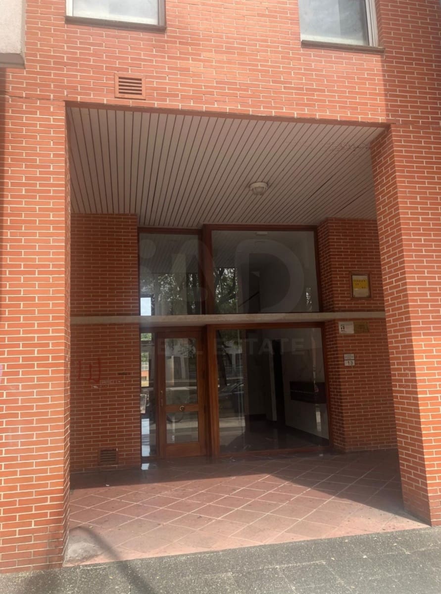 2 bedroom Apartment for sale in Vitoria-Gasteiz with garage - € 205,000 (Ref: 9997144)