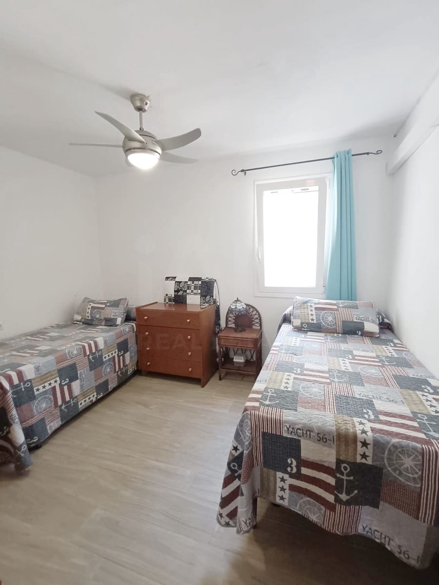 Chalet de 3 habitaciones en Calafat en venta con piscina - 650.000 € (Ref: 9997826)