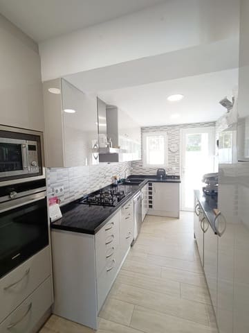 Chalet de 3 habitaciones en Calafat, L'Ametlla de Mar en venta con piscina - 650.000 € (Ref: 9997826)
