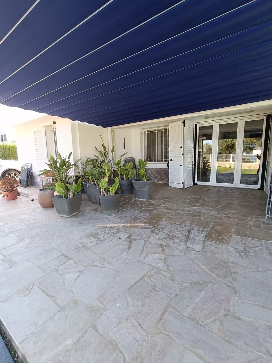 Chalet de 3 habitaciones en Calafat en venta con piscina - 650.000 € (Ref: 9997826)