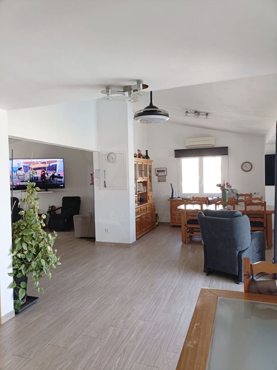 Chalet de 3 habitaciones en Calafat en venta con piscina - 650.000 € (Ref: 9997826)