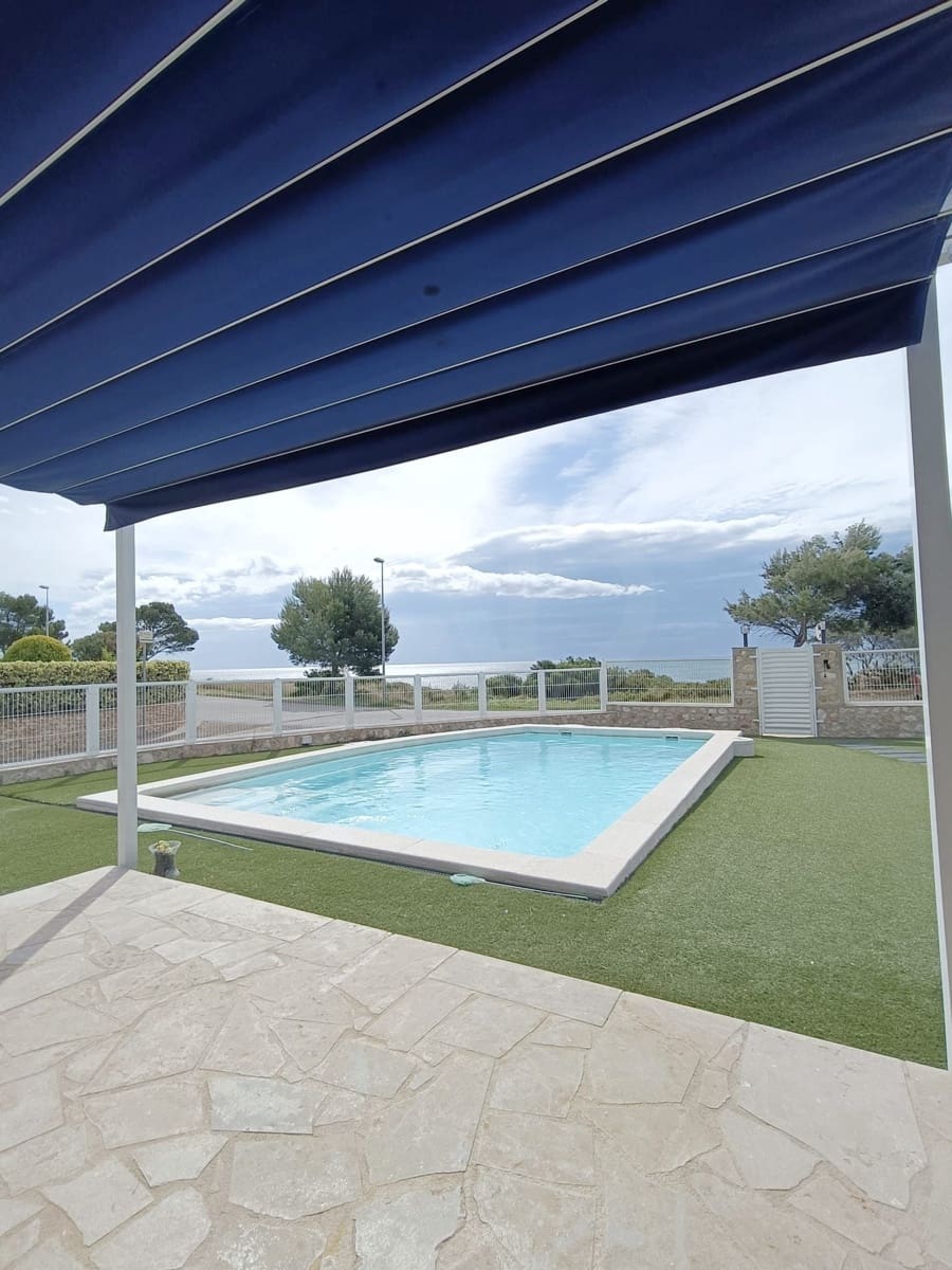 Chalet de 3 habitaciones en Calafat en venta con piscina - 650.000 € (Ref: 9997826)