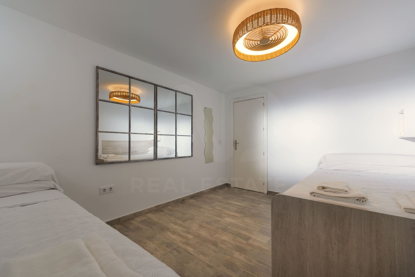 9 soveværelse Rækkehus til salg i Tarifa - € 1.150.000 (Ref: 9997828)