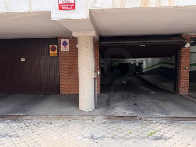 Garagem para venda em Media Legua, Madrid cidade - 42 990 € (Ref: 9997830)