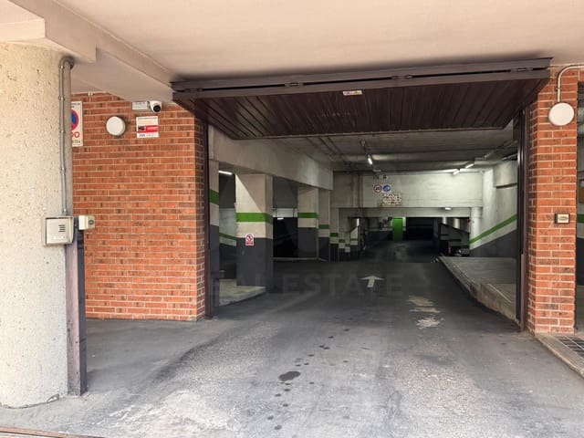 Garagem para venda em Media Legua, Madrid cidade - 42 990 € (Ref: 9997830)