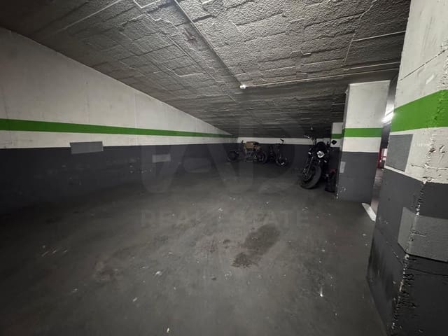 Garagem para venda em Media Legua, Madrid cidade - 42 990 € (Ref: 9997830)