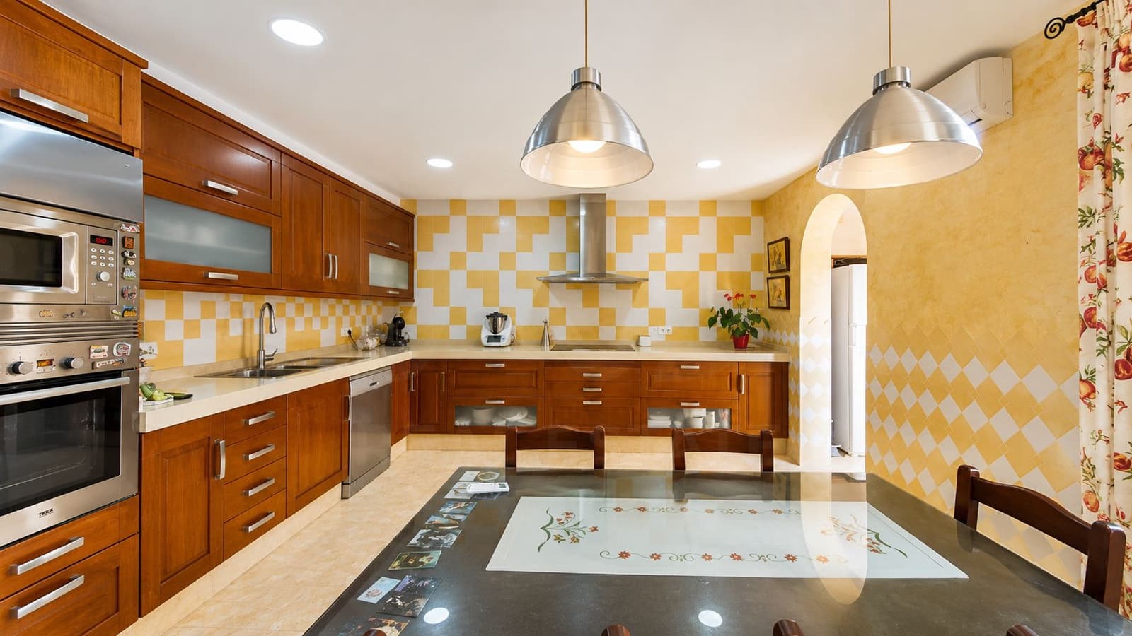 Casa de 6 habitaciones en Córdoba ciudad en venta con piscina garaje - 630.000 € (Ref: 9997831)