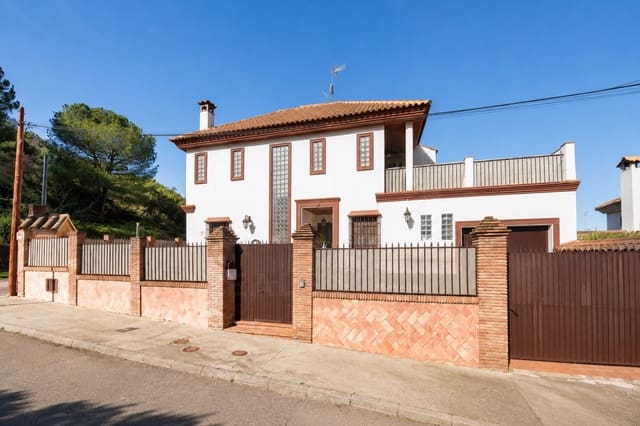 Casa de 6 habitaciones en Santa Maria de Trassierra, Córdoba ciudad en venta con piscina garaje - 630.000 € (Ref: 9997831)