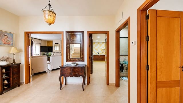 Casa de 6 habitaciones en Santa Maria de Trassierra, Córdoba ciudad en venta con piscina garaje - 630.000 € (Ref: 9997831)