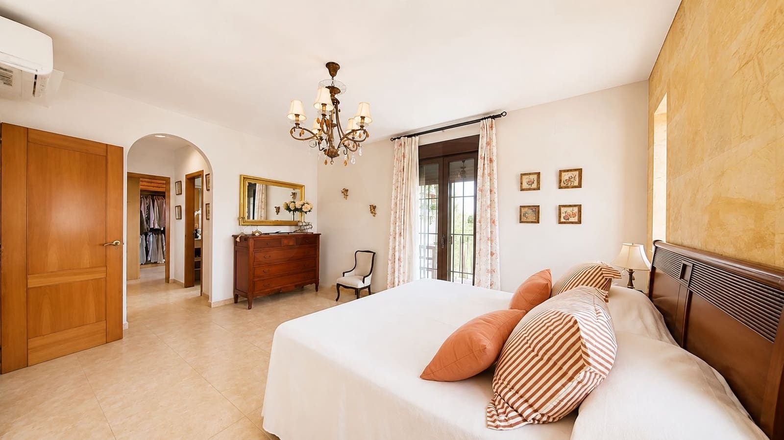 Casa de 6 habitaciones en Córdoba ciudad en venta con piscina garaje - 630.000 € (Ref: 9997831)