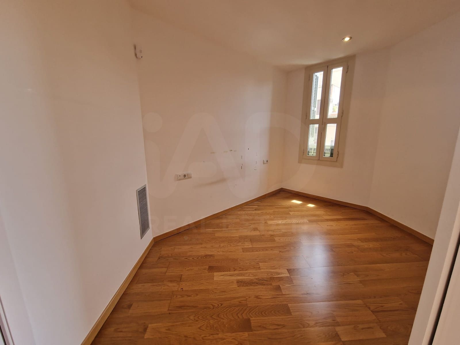2 soveværelse Lejlighed til salg i Barcelona by - € 750.000 (Ref: 9997833)