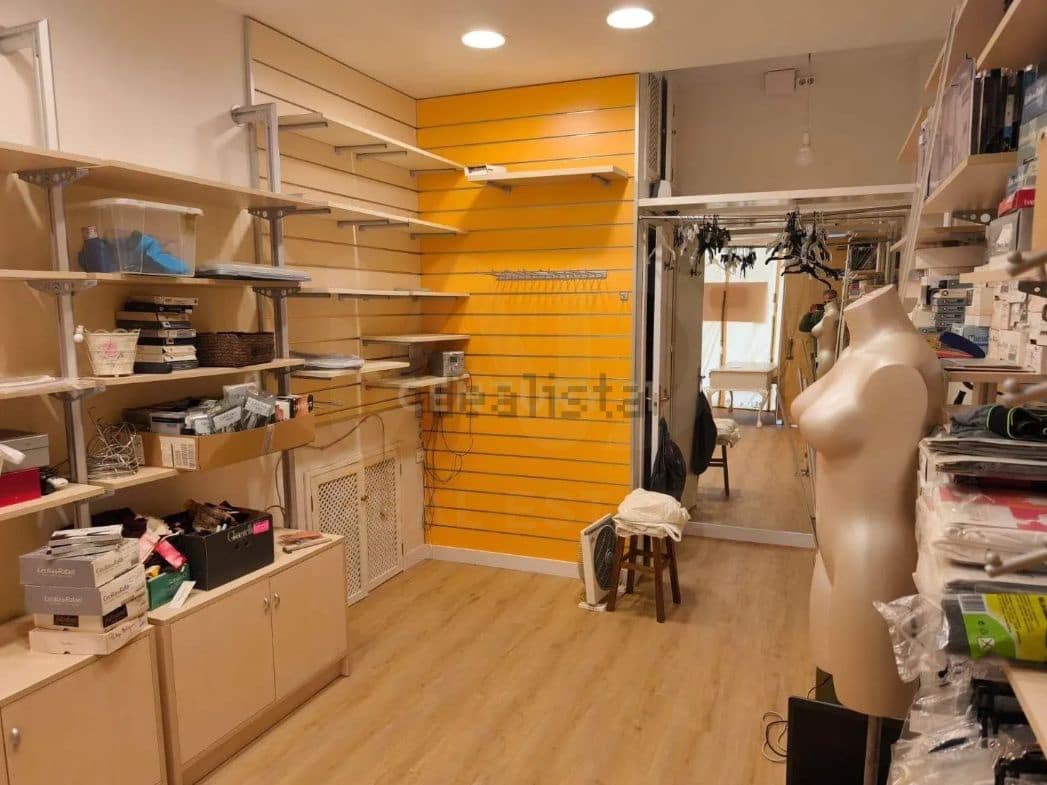Local Commercial de 1 chambre à louer à Donostia-San Sebastian - 900 € (Ref: 9997835)