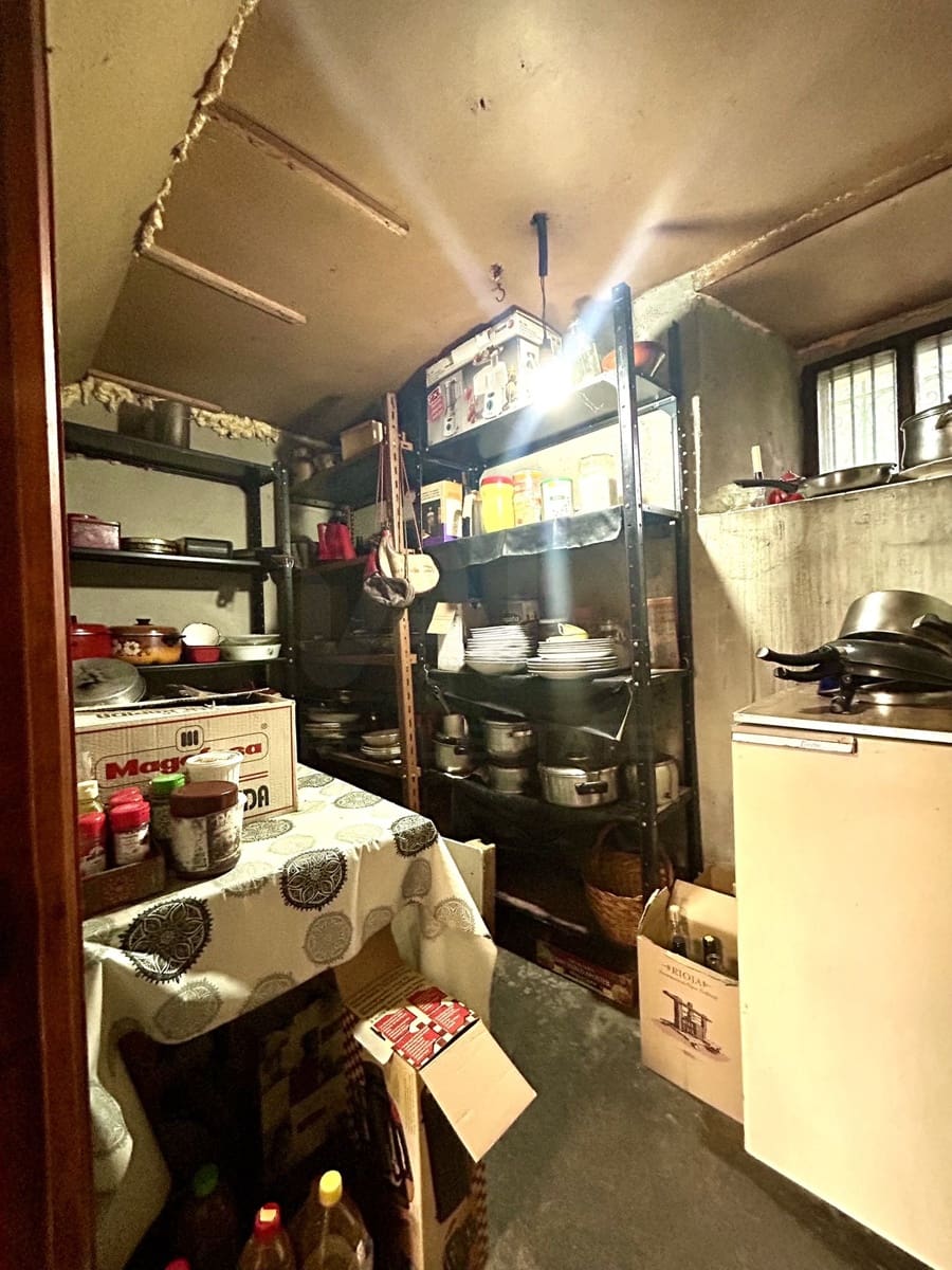 4 chambre Finca/Maison de Campagne à vendre à Riello avec garage - 86 000 € (Ref: 9997837)