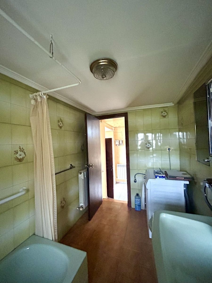 4 chambre Finca/Maison de Campagne à vendre à Riello avec garage - 86 000 € (Ref: 9997837)