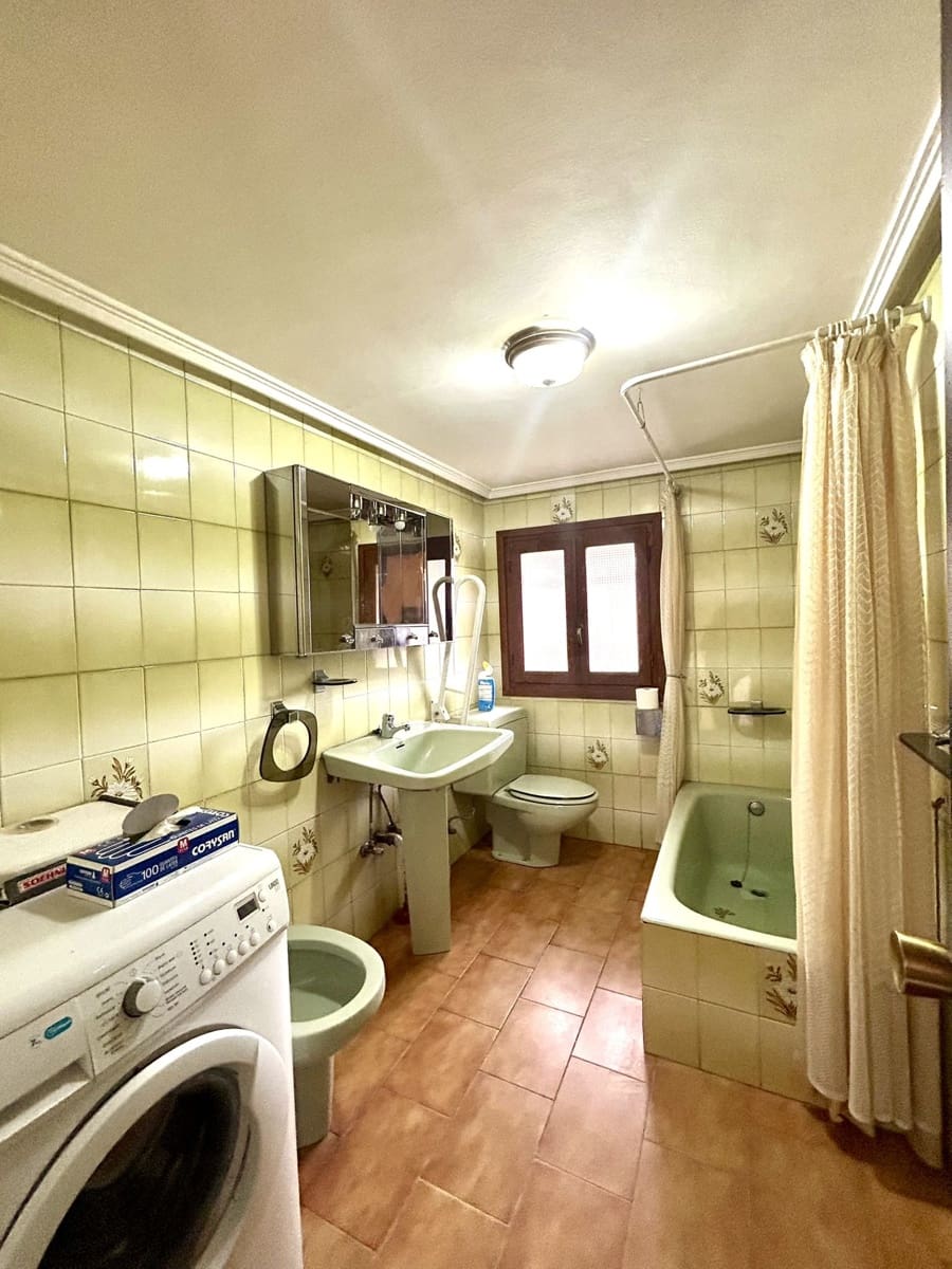 4 chambre Finca/Maison de Campagne à vendre à Riello avec garage - 86 000 € (Ref: 9997837)