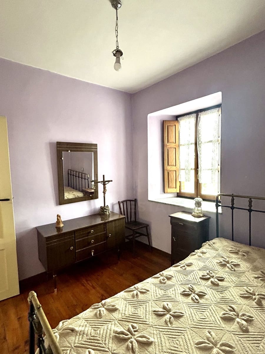 4 chambre Finca/Maison de Campagne à vendre à Riello avec garage - 86 000 € (Ref: 9997837)