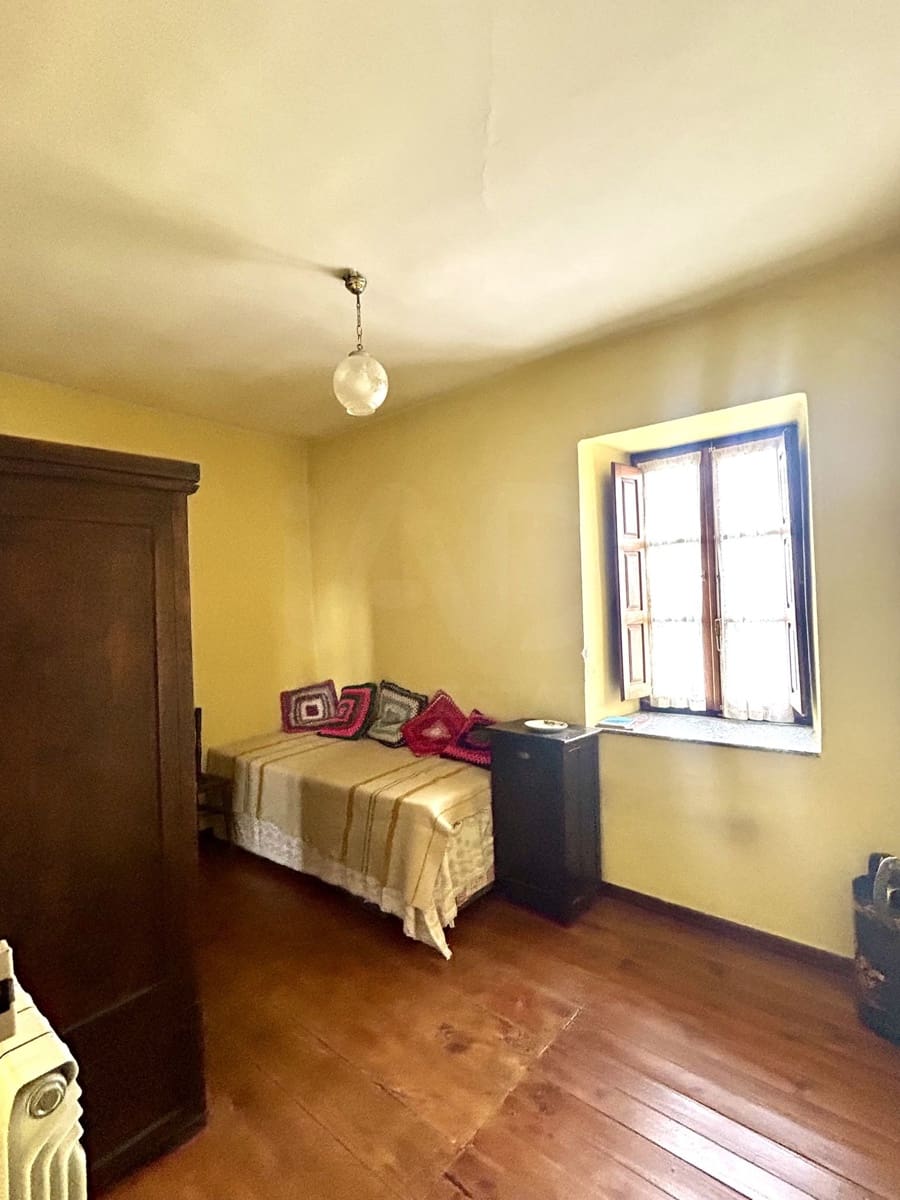 4 chambre Finca/Maison de Campagne à vendre à Riello avec garage - 86 000 € (Ref: 9997837)