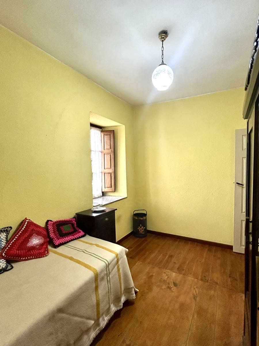 4 chambre Finca/Maison de Campagne à vendre à Riello avec garage - 86 000 € (Ref: 9997837)