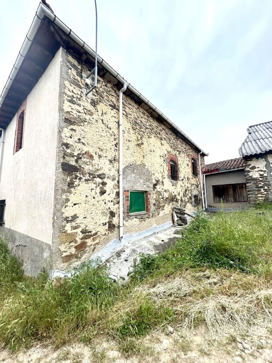 4 chambre Finca/Maison de Campagne à vendre à Riello avec garage - 86 000 € (Ref: 9997837)
