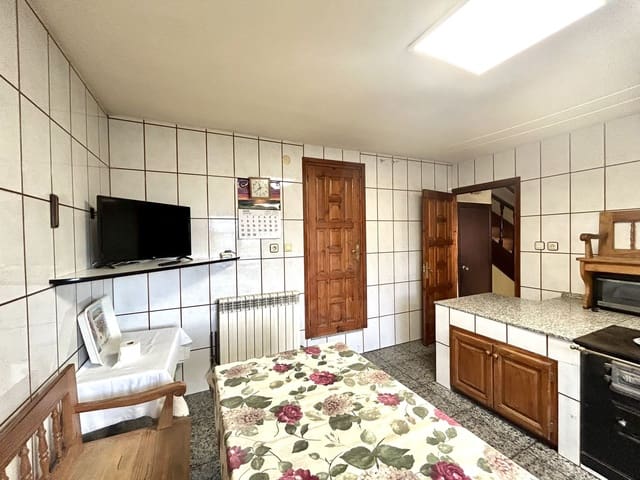 Finca/Casa Rural de 4 habitaciones en Riello en venta con garaje - 86.000 € (Ref: 9997837)