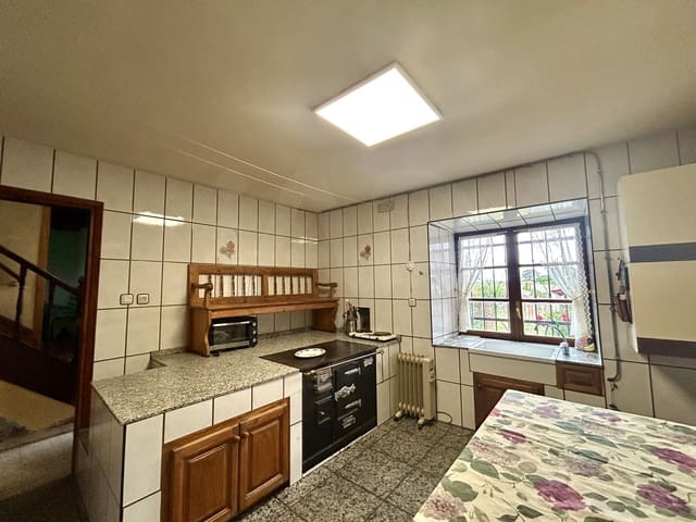 Finca/Casa Rural de 4 habitaciones en Riello en venta con garaje - 86.000 € (Ref: 9997837)