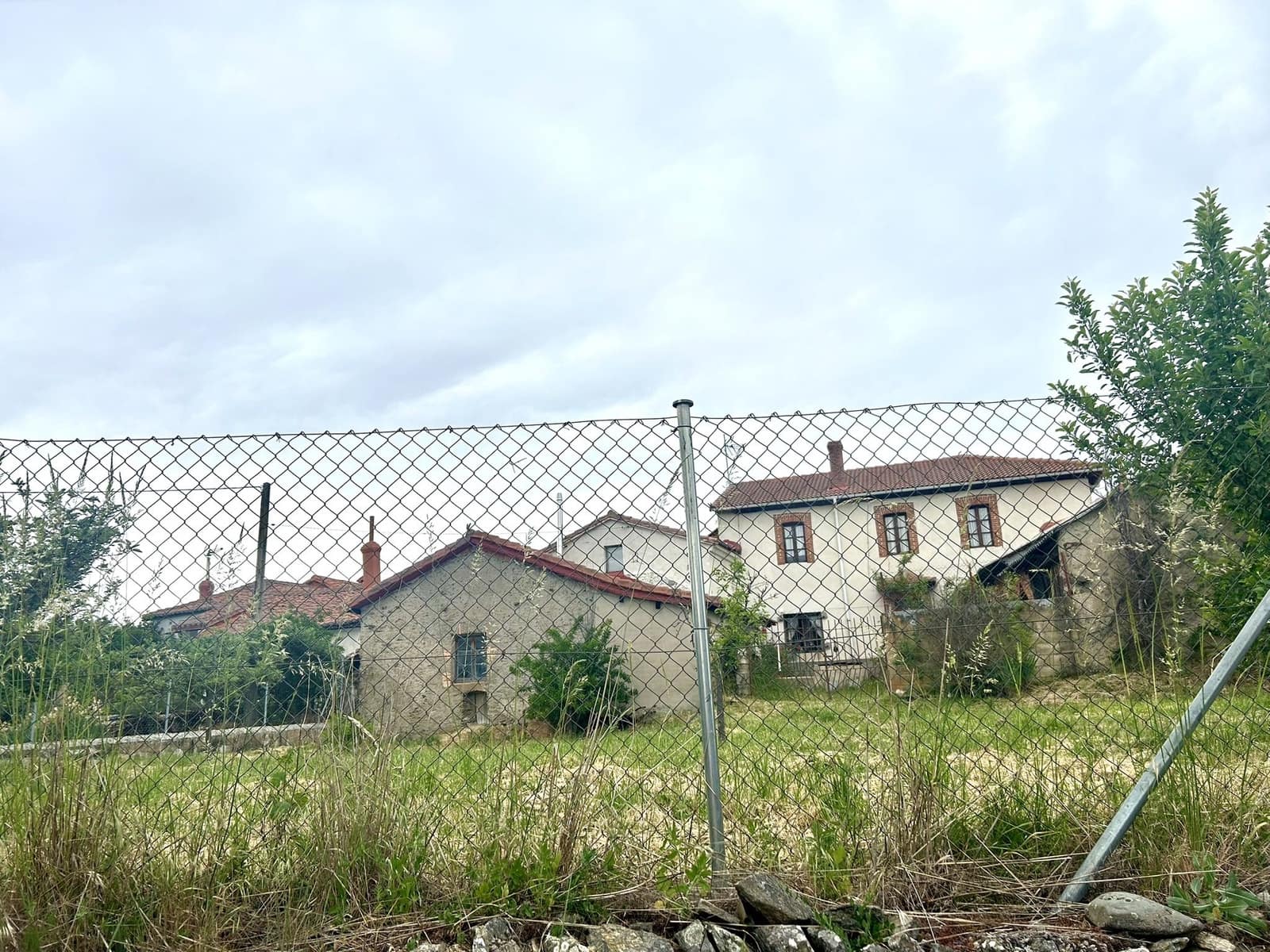 4 chambre Finca/Maison de Campagne à vendre à Riello avec garage - 86 000 € (Ref: 9997837)