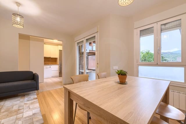 3 sovrum Lägenhet till salu i Bilbao med garage - 438 000 € (Ref: 9997987)