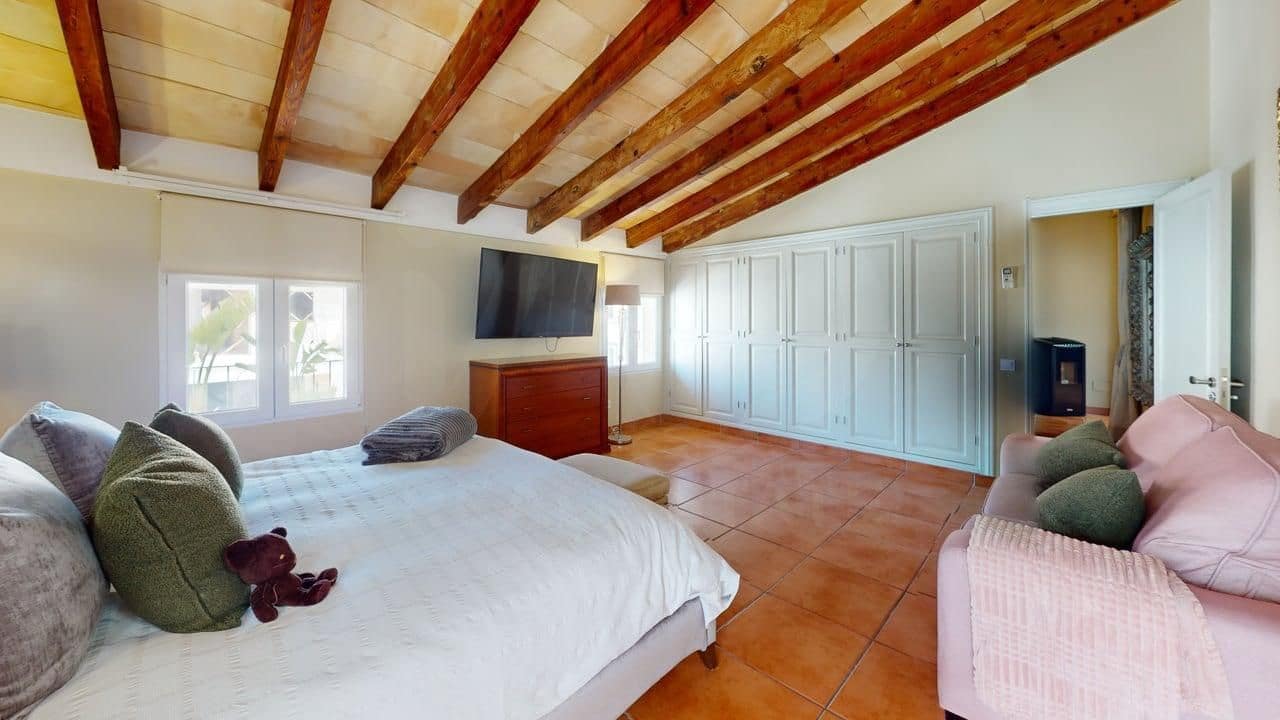 3 bedroom Apartment for sale in Montuiri - € 440,000 (Ref: 9997990)