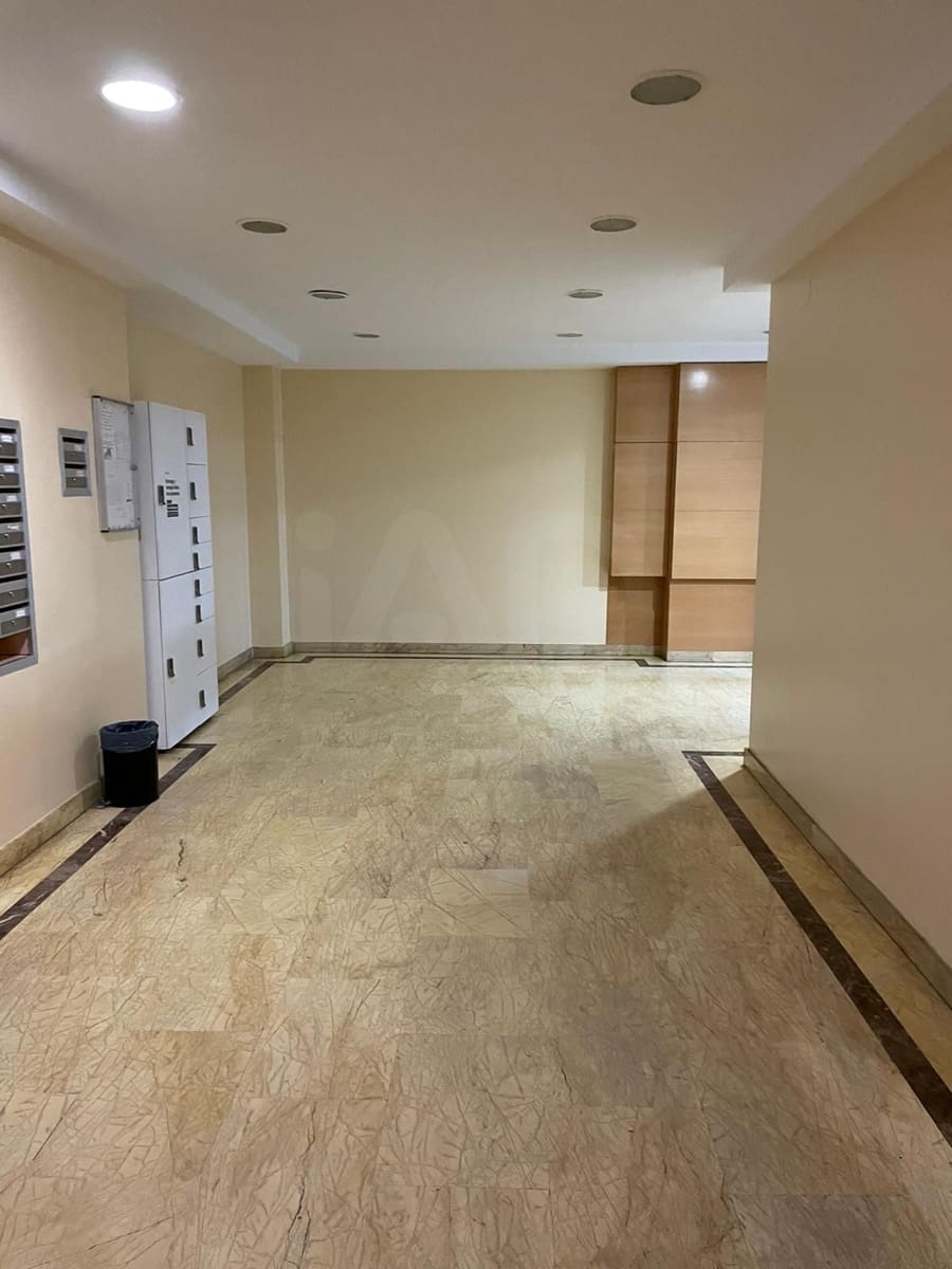 Studio na sprzedaż w Miasto Madryt z basenem garażem - 225 000 € (Ref: 9997991)