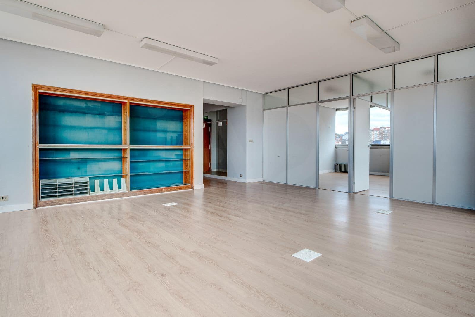 3 slaapkamer Commercieel te koop in Bilbao - € 135.000 (Ref: 9997998)