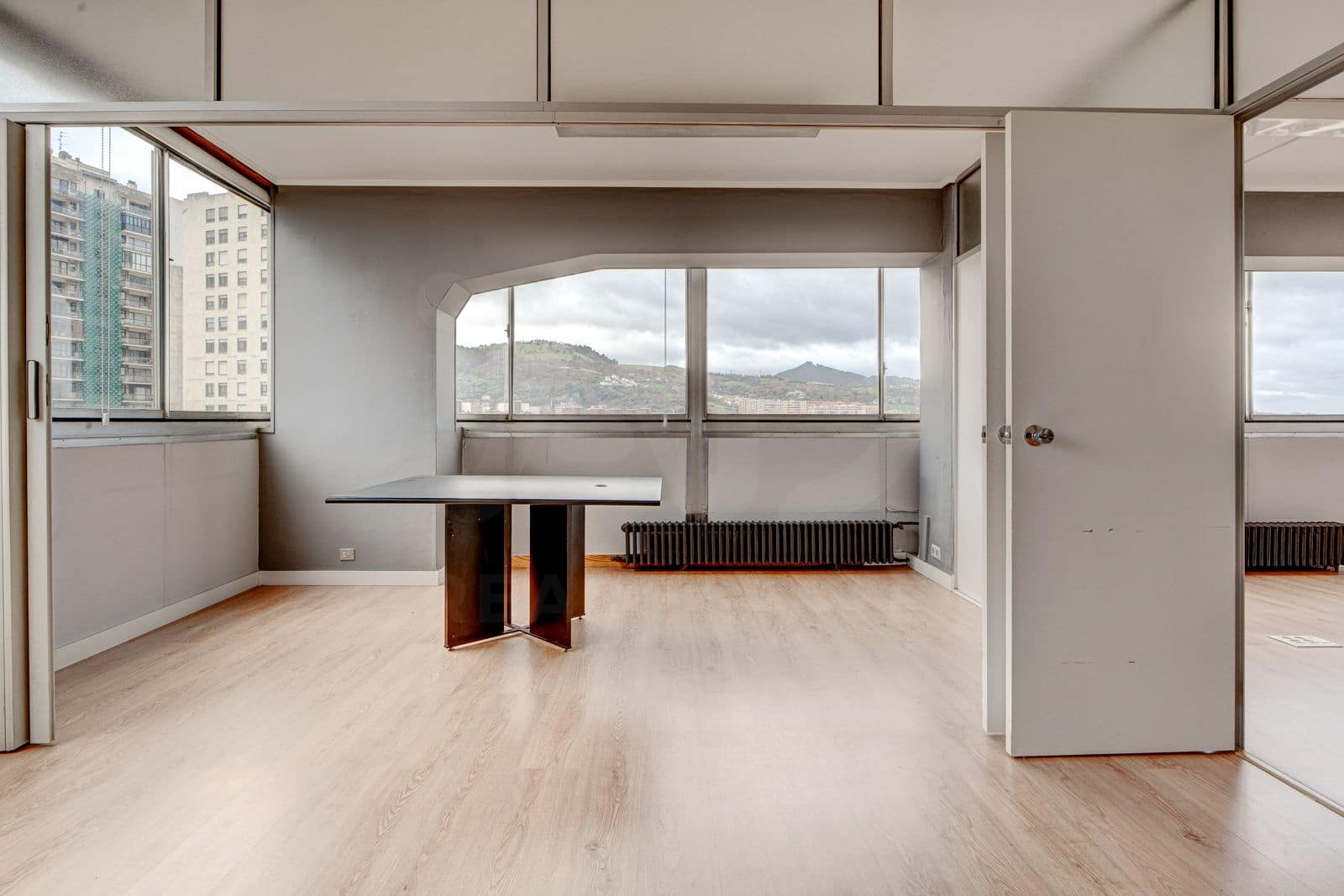 3 slaapkamer Commercieel te koop in Bilbao - € 135.000 (Ref: 9997998)