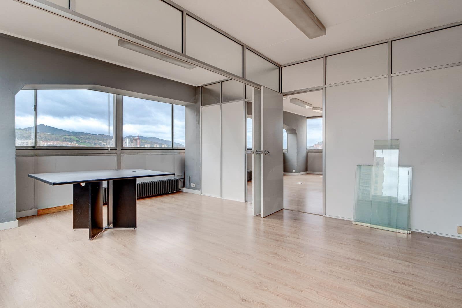 3 slaapkamer Commercieel te koop in Bilbao - € 135.000 (Ref: 9997998)