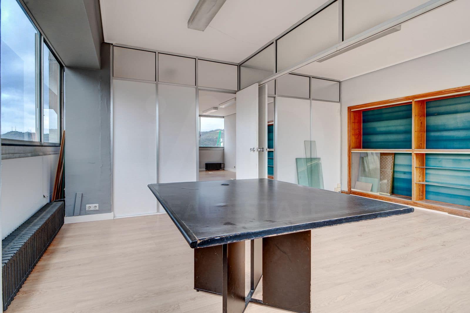3 slaapkamer Commercieel te koop in Bilbao - € 135.000 (Ref: 9997998)