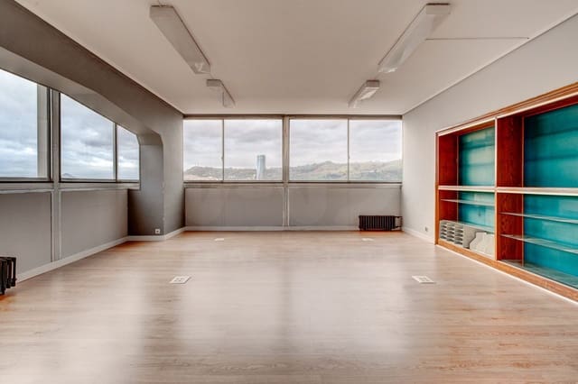 3 slaapkamer Commercieel te koop in Bilbao - € 135.000 (Ref: 9997998)