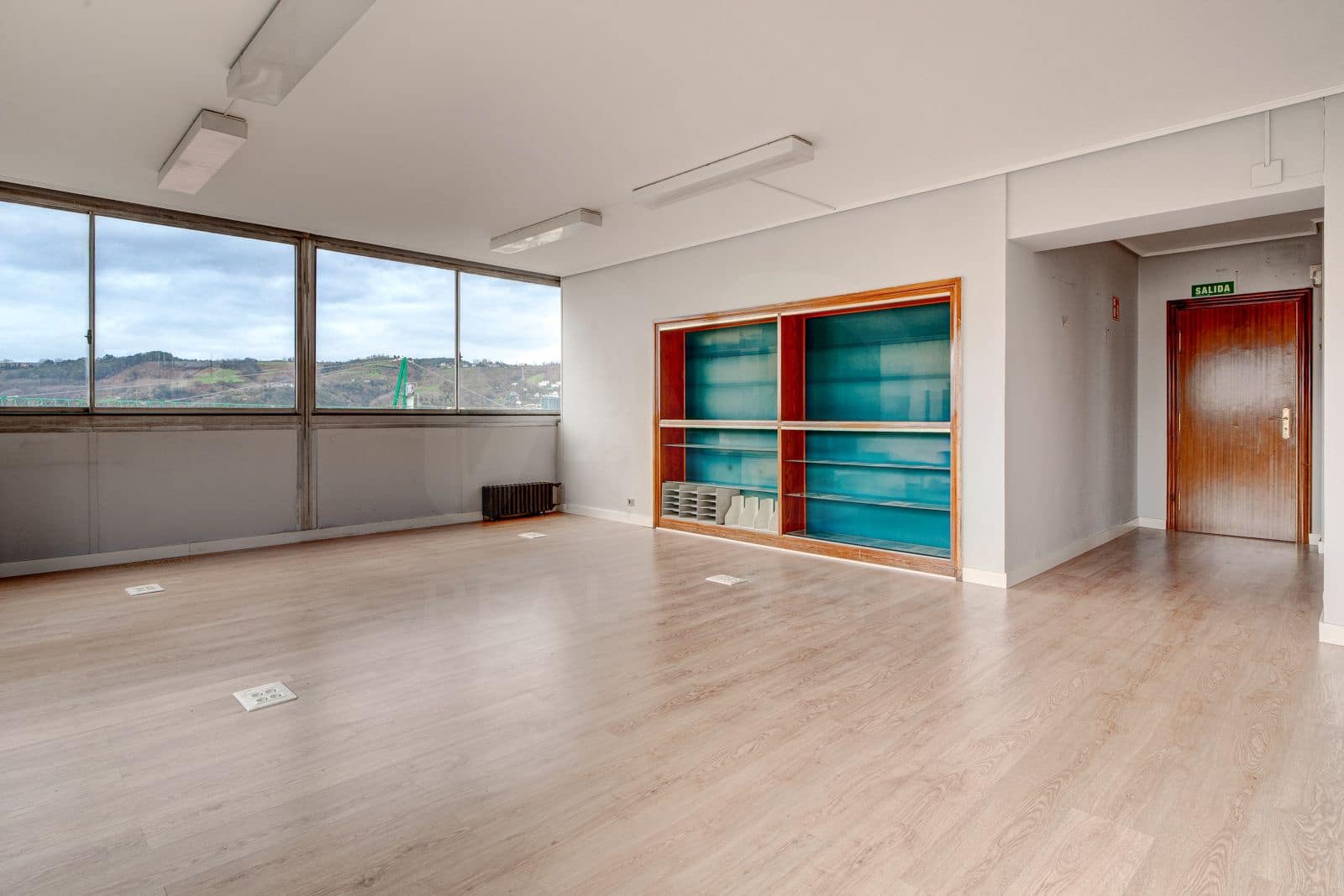 3 slaapkamer Commercieel te koop in Bilbao - € 135.000 (Ref: 9997998)