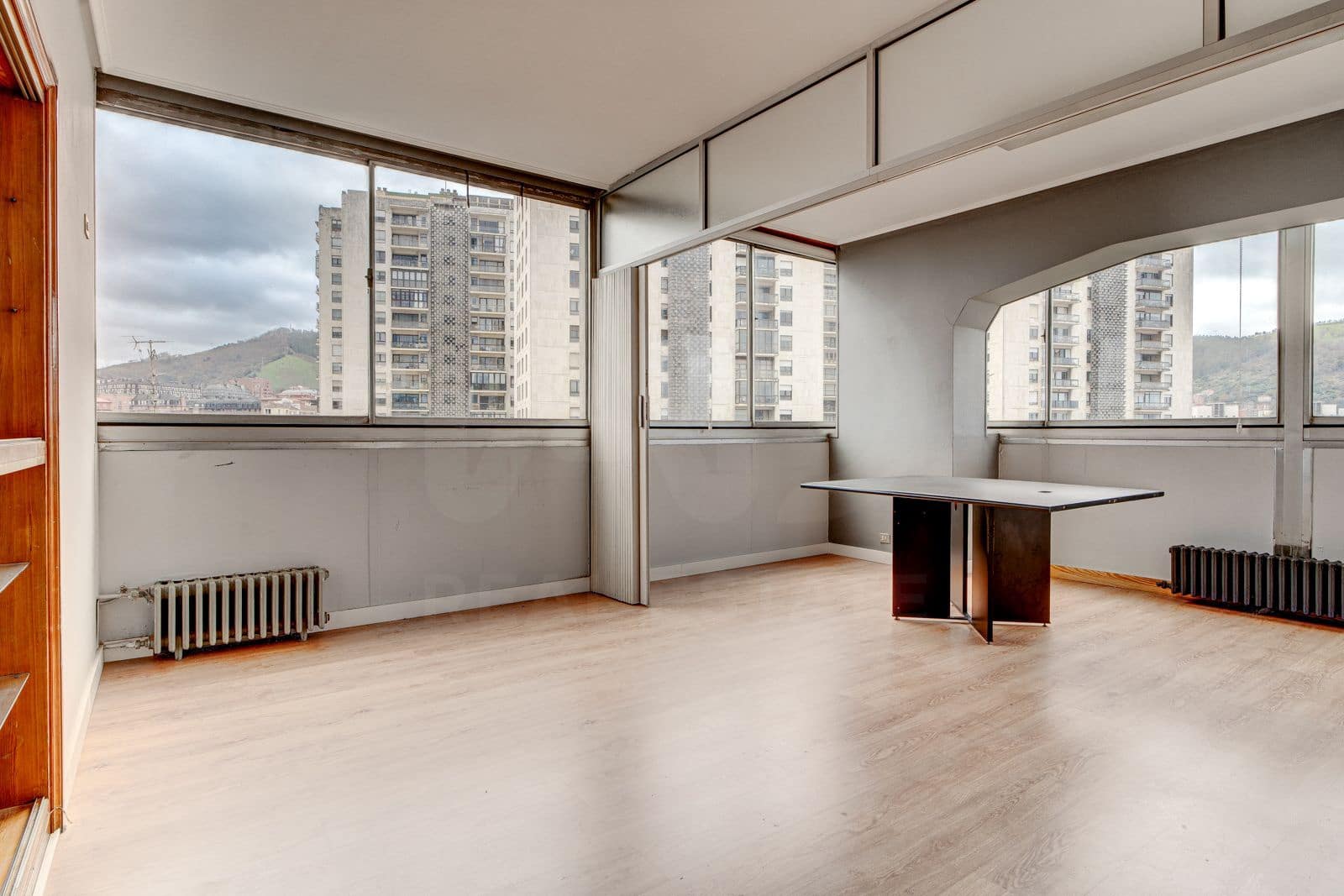 3 slaapkamer Commercieel te koop in Bilbao - € 135.000 (Ref: 9997998)