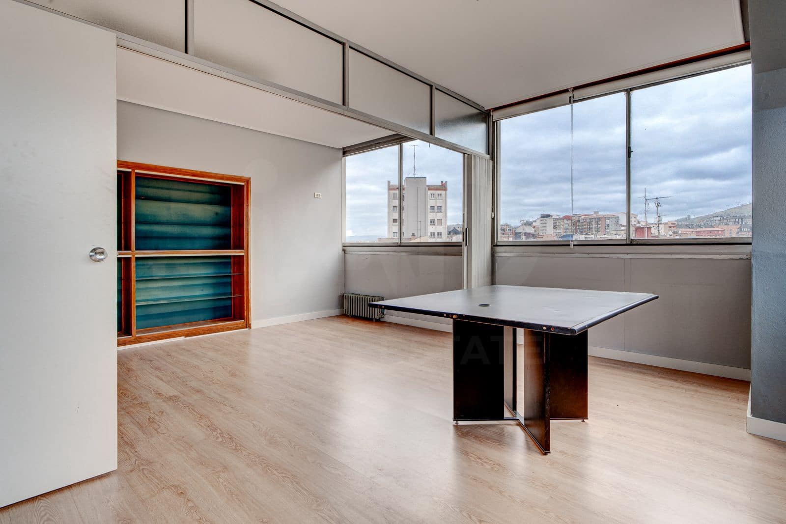 3 slaapkamer Commercieel te koop in Bilbao - € 135.000 (Ref: 9997998)